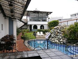 Santo Tomas Hotel