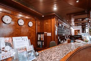 Premier Hotel Rus