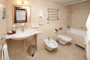 Premier Hotel Rus