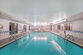 La Quinta Inn & Suites by Wyndham Fayetteville