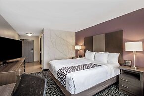La Quinta Inn & Suites by Wyndham Fayetteville