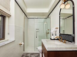 Faraway Martha's Vineyard