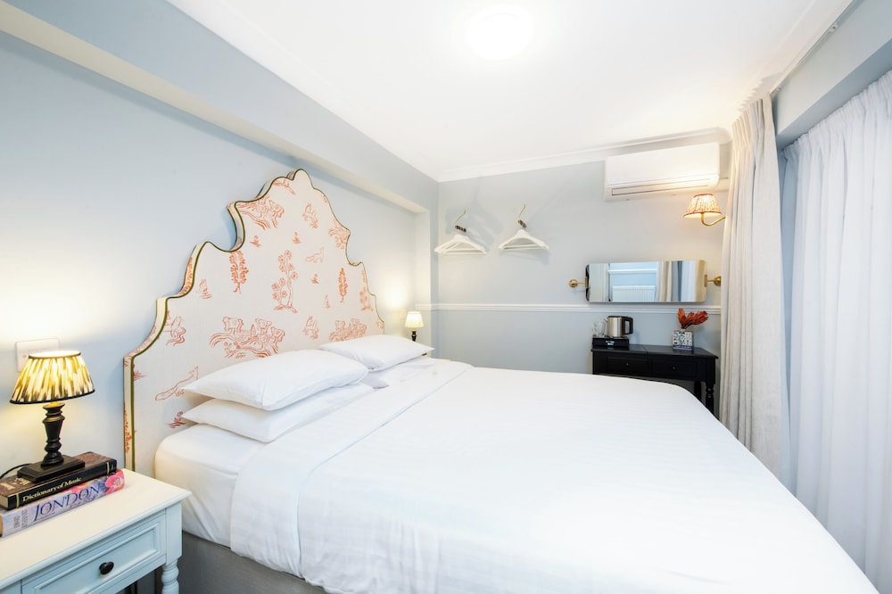 Americana Hotel