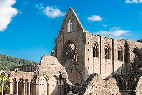 Delta Hotels by Marriott St. Pierre Country Club