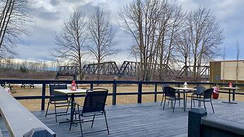 Ramada by Wyndham Whitecourt