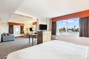 Days Inn by Wyndham Airdrie