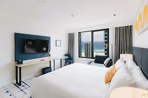 voco Gold Coast by IHG