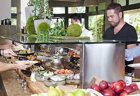 voco Gold Coast by IHG