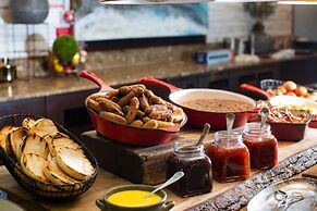 voco Gold Coast by IHG