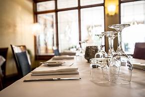 Best Western Plus All Settlers Motor Inn