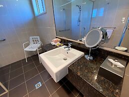 Best Western Plus All Settlers Motor Inn