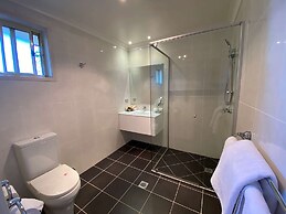 Best Western Plus All Settlers Motor Inn