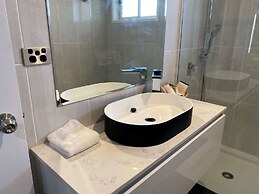 Best Western Plus All Settlers Motor Inn