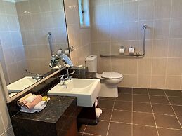 Best Western Plus All Settlers Motor Inn