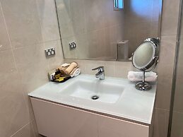 Best Western Plus All Settlers Motor Inn