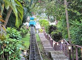 Marigot Beach Club and Dive Resort