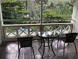 Marigot Beach Club and Dive Resort