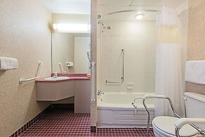 Howard Johnson by Wyndham Gravenhurst