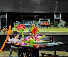 InterContinental Shanghai Pudong Hotel by IHG