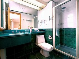 Bishop Lei International House