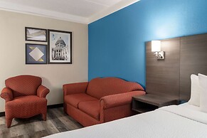 La Quinta Inn & Suites by Wyndham Madison American Center