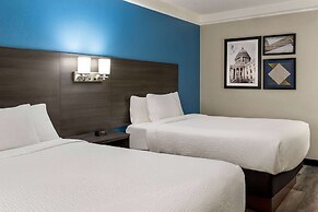 La Quinta Inn & Suites by Wyndham Madison American Center