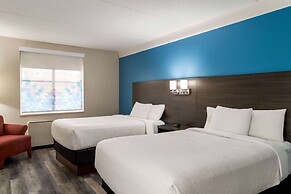 La Quinta Inn & Suites by Wyndham Madison American Center