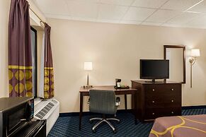 Super 8 by Wyndham Liverpool/Syracuse North Airport