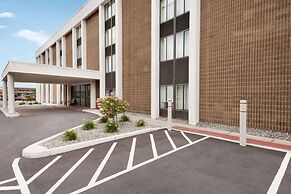 Super 8 by Wyndham Liverpool/Syracuse North Airport