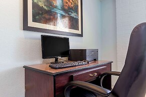 Quality Inn Sycamore - DeKalb