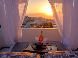 Nikos Villas Hotel in Oia Santorini