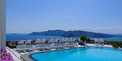 Nikos Villas Hotel in Oia Santorini