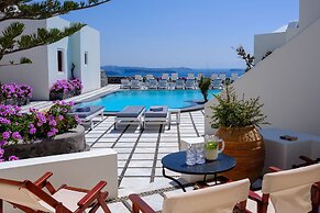 Nikos Villas Hotel in Oia Santorini