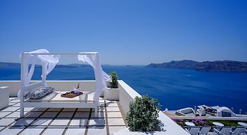Nikos Villas Hotel in Oia Santorini