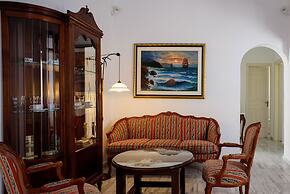 Nikos Villas Hotel in Oia Santorini