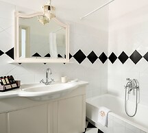 Nikos Villas Hotel in Oia Santorini