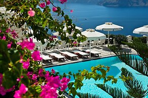 Nikos Villas Hotel in Oia Santorini
