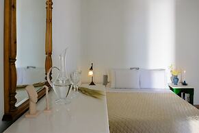 Nikos Villas Hotel in Oia Santorini