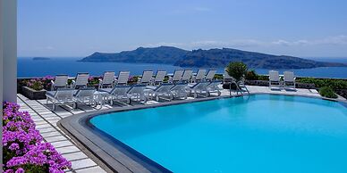 Nikos Villas Hotel in Oia Santorini