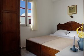 Nikos Villas Hotel in Oia Santorini