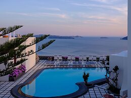 Nikos Villas Hotel in Oia Santorini