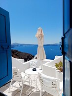 Nikos Villas Hotel in Oia Santorini