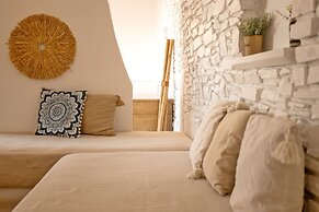 Adonis Hotel & Apartments