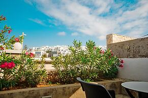 Adonis Hotel & Apartments