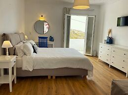 Adonis Hotel & Apartments