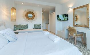 Adonis Hotel & Apartments