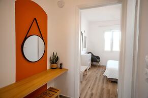 Adonis Hotel & Apartments