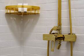 Adonis Hotel & Apartments