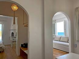 Adonis Hotel & Apartments