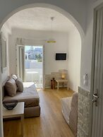 Adonis Hotel & Apartments